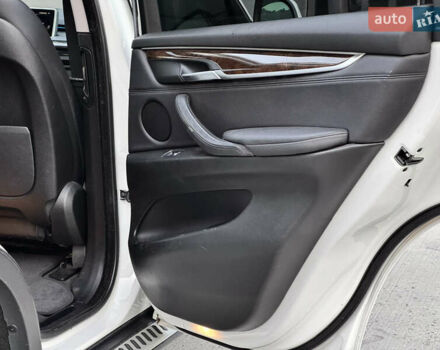 Белый БМВ Х5, объемом двигателя 3 л и пробегом 208 тыс. км за 21990 $, фото 33 на Automoto.ua