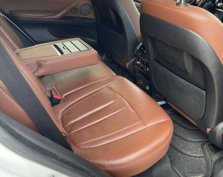 Білий БМВ Х5, об'ємом двигуна 2.98 л та пробігом 160 тис. км за 25000 $, фото 8 на Automoto.ua