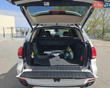 Білий БМВ Х5, об'ємом двигуна 2.98 л та пробігом 159 тис. км за 22400 $, фото 6 на Automoto.ua