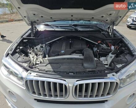 Білий БМВ Х5, об'ємом двигуна 2.98 л та пробігом 159 тис. км за 22400 $, фото 5 на Automoto.ua