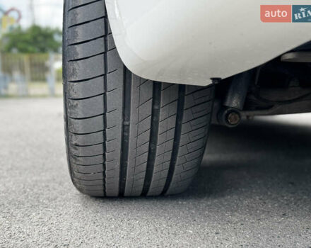 Белый БМВ Х5, объемом двигателя 2 л и пробегом 139 тыс. км за 29300 $, фото 14 на Automoto.ua