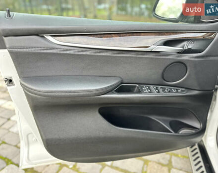 Белый БМВ Х5, объемом двигателя 2.98 л и пробегом 209 тыс. км за 17950 $, фото 14 на Automoto.ua