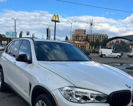 Белый БМВ Х5, объемом двигателя 3 л и пробегом 271 тыс. км за 29500 $, фото 1 на Automoto.ua