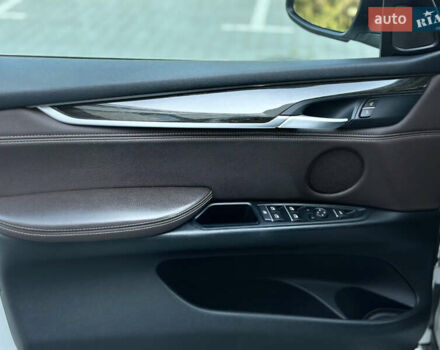 Белый БМВ Х5, объемом двигателя 3 л и пробегом 146 тыс. км за 29000 $, фото 5 на Automoto.ua