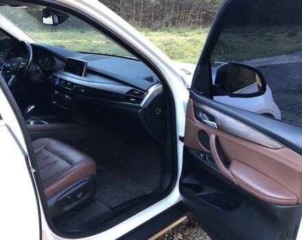 Белый БМВ Х5, объемом двигателя 2 л и пробегом 228 тыс. км за 27000 $, фото 7 на Automoto.ua