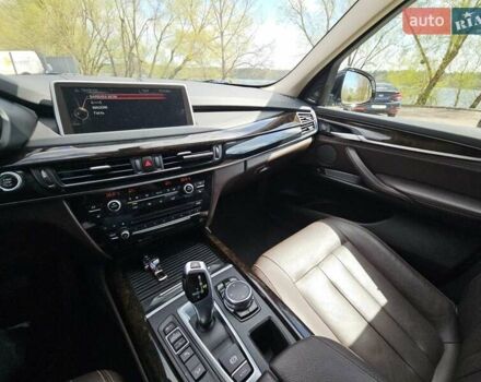 Білий БМВ Х5, об'ємом двигуна 2.98 л та пробігом 159 тис. км за 22400 $, фото 19 на Automoto.ua