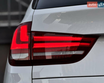 Белый БМВ Х5, объемом двигателя 3 л и пробегом 208 тыс. км за 21990 $, фото 17 на Automoto.ua