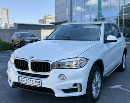 БМВ Х5 2015 в Днепре (Днепропетровске) на Automoto.ua Белый БМВ Х5, объемом двигателя 3 л и пробегом 225 тыс. км за 22000 $, фото 1 на Automoto.ua