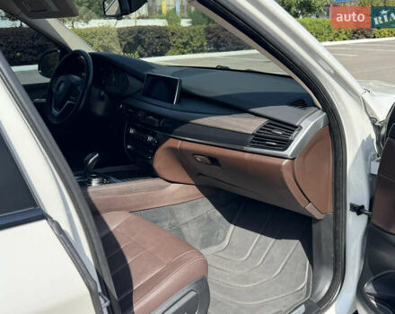 Белый БМВ Х5, объемом двигателя 2.98 л и пробегом 126 тыс. км за 26000 $, фото 52 на Automoto.ua