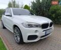 Білий БМВ Х5, об'ємом двигуна 2 л та пробігом 170 тис. км за 28900 $, фото 2 на Automoto.ua