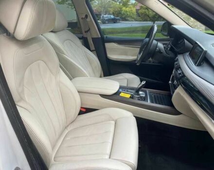 Белый БМВ Х5, объемом двигателя 3 л и пробегом 70 тыс. км за 22600 $, фото 5 на Automoto.ua