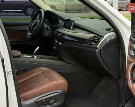 Белый БМВ Х5, объемом двигателя 2 л и пробегом 131 тыс. км за 25000 $, фото 12 на Automoto.ua