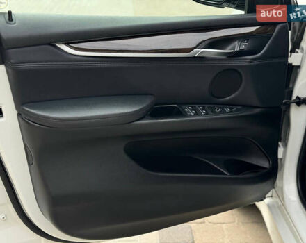 Белый БМВ Х5, объемом двигателя 3 л и пробегом 308 тыс. км за 27999 $, фото 43 на Automoto.ua