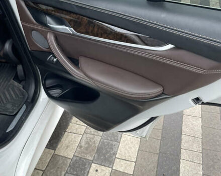 Білий БМВ Х5, об'ємом двигуна 2.99 л та пробігом 238 тис. км за 31000 $, фото 12 на Automoto.ua