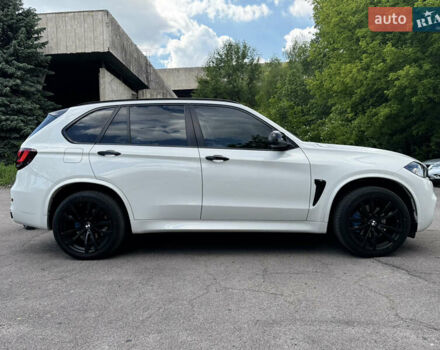 Белый БМВ Х5, объемом двигателя 2 л и пробегом 139 тыс. км за 29300 $, фото 9 на Automoto.ua
