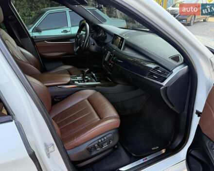 Білий БМВ Х5, об'ємом двигуна 4.39 л та пробігом 204 тис. км за 23500 $, фото 12 на Automoto.ua