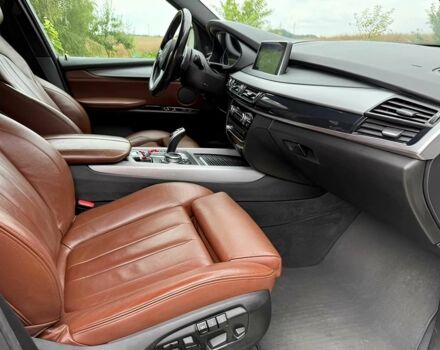 Белый БМВ Х5, объемом двигателя 3 л и пробегом 130 тыс. км за 12400 $, фото 11 на Automoto.ua