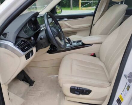 Белый БМВ Х5, объемом двигателя 3 л и пробегом 73 тыс. км за 2260 $, фото 7 на Automoto.ua