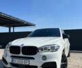 Белый БМВ Х5, объемом двигателя 3 л и пробегом 127 тыс. км за 36300 $, фото 1 на Automoto.ua