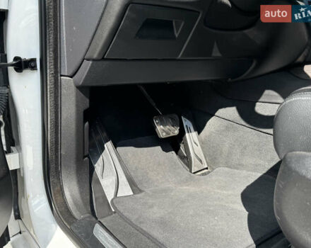 Белый БМВ Х5, объемом двигателя 2 л и пробегом 139 тыс. км за 29300 $, фото 26 на Automoto.ua