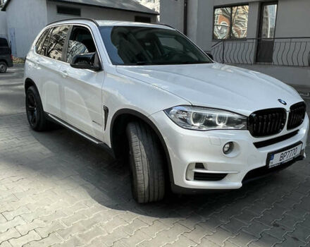 Белый БМВ Х5, объемом двигателя 3 л и пробегом 255 тыс. км за 36000 $, фото 1 на Automoto.ua
