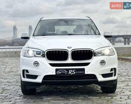 Белый БМВ Х5, объемом двигателя 2.98 л и пробегом 209 тыс. км за 17950 $, фото 2 на Automoto.ua