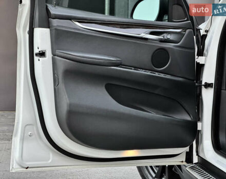 Белый БМВ Х5, объемом двигателя 3 л и пробегом 208 тыс. км за 21990 $, фото 25 на Automoto.ua