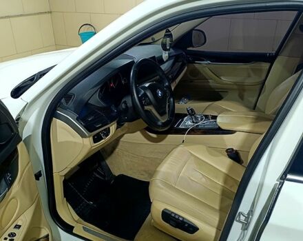 Белый БМВ Х5, объемом двигателя 3 л и пробегом 165 тыс. км за 22750 $, фото 6 на Automoto.ua