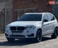Белый БМВ Х5, объемом двигателя 3 л и пробегом 222 тыс. км за 24550 $, фото 1 на Automoto.ua