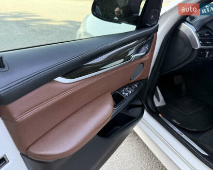 Білий БМВ Х5, об'ємом двигуна 4.39 л та пробігом 204 тис. км за 23500 $, фото 16 на Automoto.ua