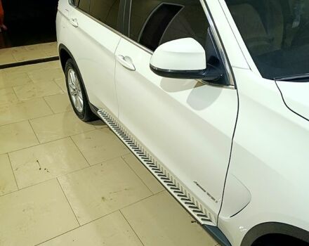 Белый БМВ Х5, объемом двигателя 3 л и пробегом 165 тыс. км за 22750 $, фото 3 на Automoto.ua