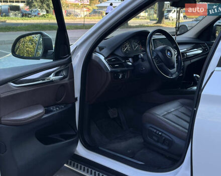 Белый БМВ Х5, объемом двигателя 3 л и пробегом 146 тыс. км за 29000 $, фото 10 на Automoto.ua