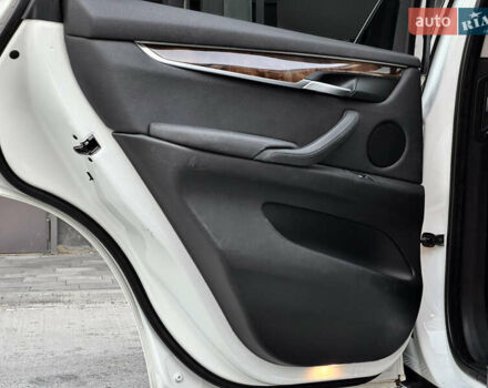 Белый БМВ Х5, объемом двигателя 3 л и пробегом 208 тыс. км за 21990 $, фото 30 на Automoto.ua