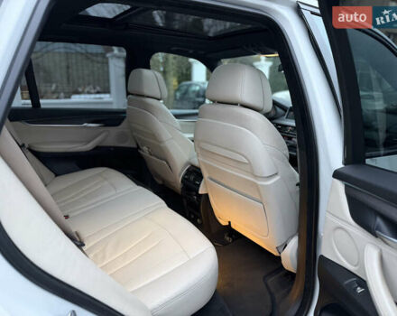 Белый БМВ Х5, объемом двигателя 2.99 л и пробегом 170 тыс. км за 32500 $, фото 18 на Automoto.ua