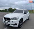 Белый БМВ Х5, объемом двигателя 2 л и пробегом 300 тыс. км за 21500 $, фото 1 на Automoto.ua