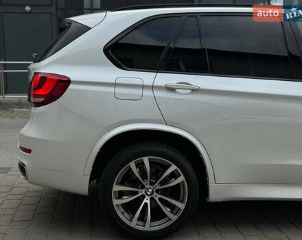 Белый БМВ Х5, объемом двигателя 3 л и пробегом 308 тыс. км за 27999 $, фото 5 на Automoto.ua