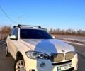 Белый БМВ Х5, объемом двигателя 3 л и пробегом 80 тыс. км за 25000 $, фото 1 на Automoto.ua