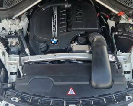 Білий БМВ Х5, об'ємом двигуна 2.98 л та пробігом 102 тис. км за 26500 $, фото 12 на Automoto.ua