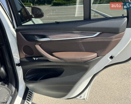 Белый БМВ Х5, объемом двигателя 2.98 л и пробегом 126 тыс. км за 26000 $, фото 47 на Automoto.ua