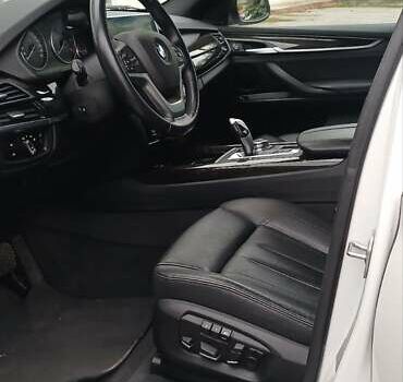 Белый БМВ Х5, объемом двигателя 2.99 л и пробегом 84 тыс. км за 40000 $, фото 3 на Automoto.ua