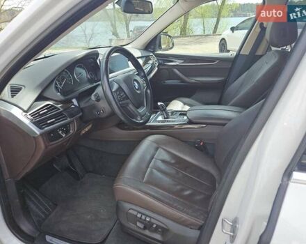 Білий БМВ Х5, об'ємом двигуна 2.98 л та пробігом 159 тис. км за 22400 $, фото 11 на Automoto.ua