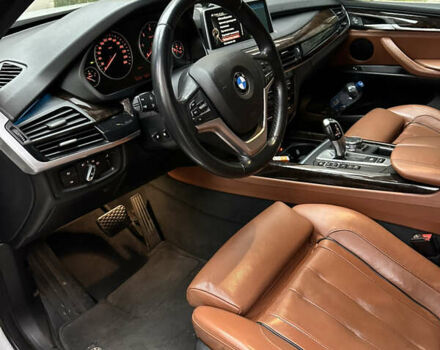 Білий БМВ Х5, об'ємом двигуна 2.99 л та пробігом 125 тис. км за 41500 $, фото 13 на Automoto.ua