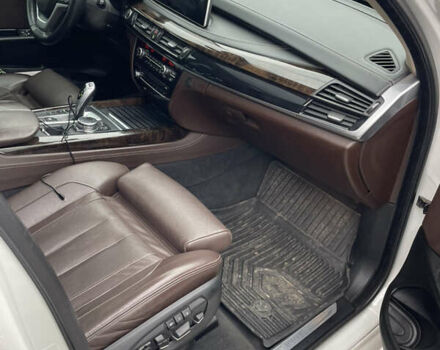 Білий БМВ Х5, об'ємом двигуна 2.99 л та пробігом 238 тис. км за 31000 $, фото 13 на Automoto.ua