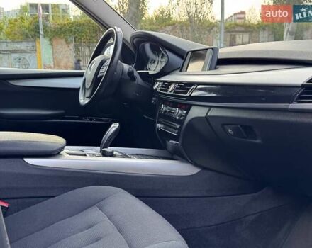 Белый БМВ Х5, объемом двигателя 2 л и пробегом 200 тыс. км за 22700 $, фото 6 на Automoto.ua