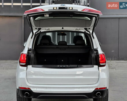 Белый БМВ Х5, объемом двигателя 3 л и пробегом 208 тыс. км за 21990 $, фото 20 на Automoto.ua