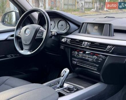 Белый БМВ Х5, объемом двигателя 2 л и пробегом 200 тыс. км за 22700 $, фото 7 на Automoto.ua