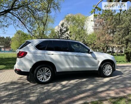 Белый БМВ Х5, объемом двигателя 2 л и пробегом 168 тыс. км за 30000 $, фото 7 на Automoto.ua