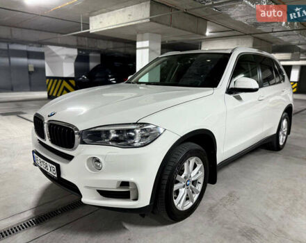 БМВ Х5 2015 в Днепре (Днепропетровске) на Automoto.ua Белый БМВ Х5, объемом двигателя 2 л и пробегом 159 тыс. км за 24800 $, фото 1 на Automoto.ua