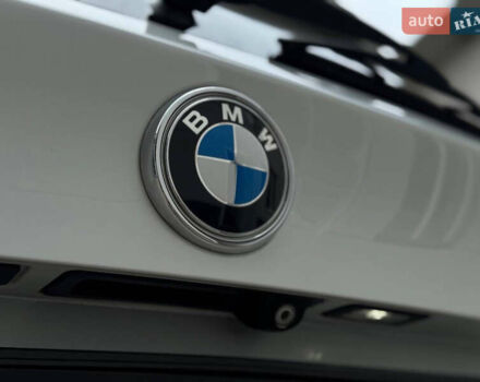 Белый БМВ Х5, объемом двигателя 3 л и пробегом 308 тыс. км за 27999 $, фото 45 на Automoto.ua