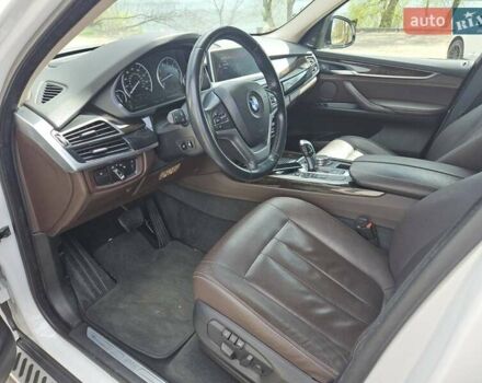 Білий БМВ Х5, об'ємом двигуна 2.98 л та пробігом 159 тис. км за 22400 $, фото 10 на Automoto.ua